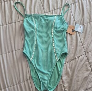 NWT Shade & Shore Textured Ruffle High-Leg One-Piece Swimsuit, Mint Green, Small
